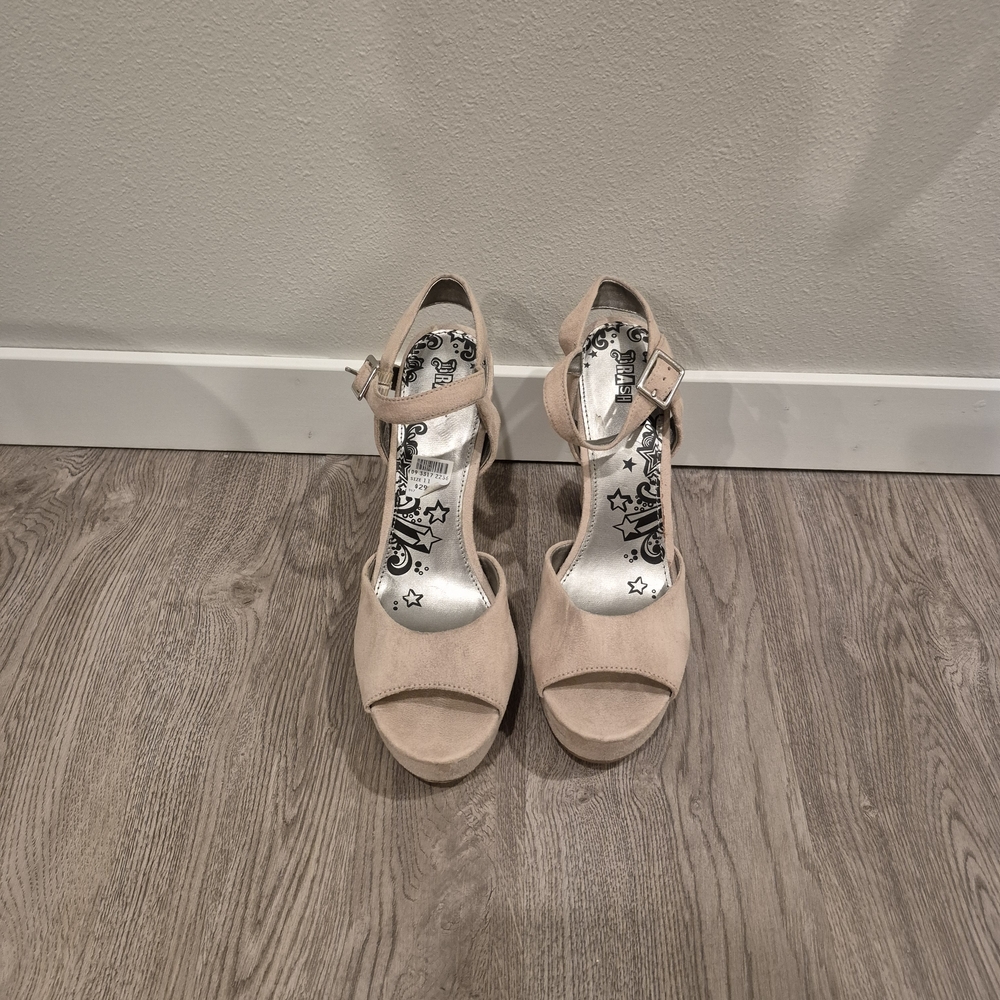 Brash Cream Open-Toe Heels